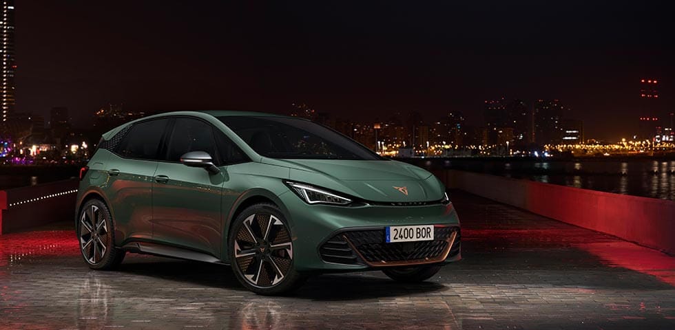 TOP 20 Coches 100% Eléctricos con más autonomía (2025) | Cupra Born Cupra Born - 549 km autonomía - Coche eléctrico