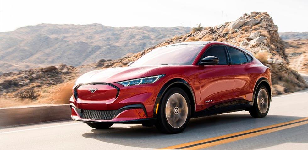 TOP 20 Coches 100% Eléctricos con más autonomía (2025) | Ford Mustang Match E Ford Mustang Mach-E - 490 km autonomía - Coche eléctrico